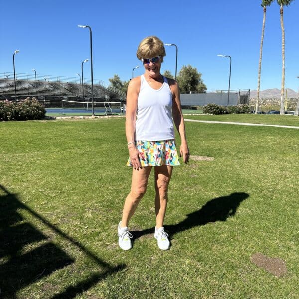 130738 v front t back tank white