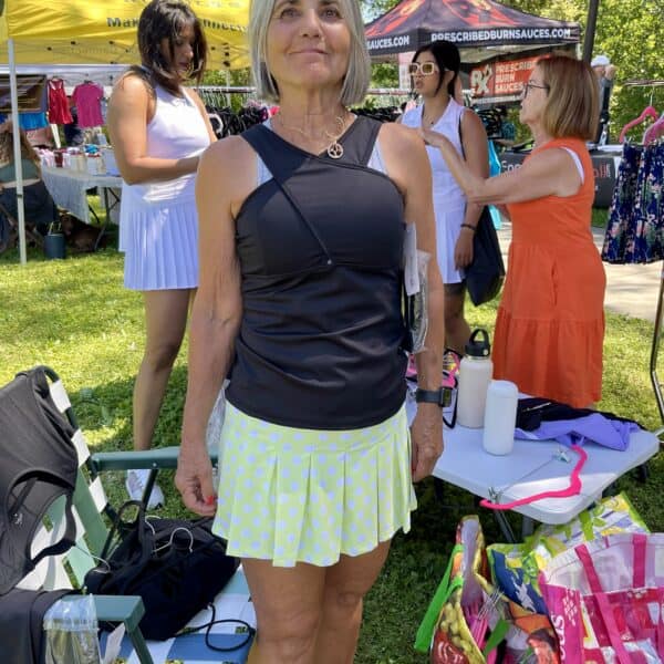 616223 pleated skirt pink w/wht dot